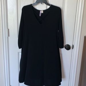 Black 3/4 sleeve dress
